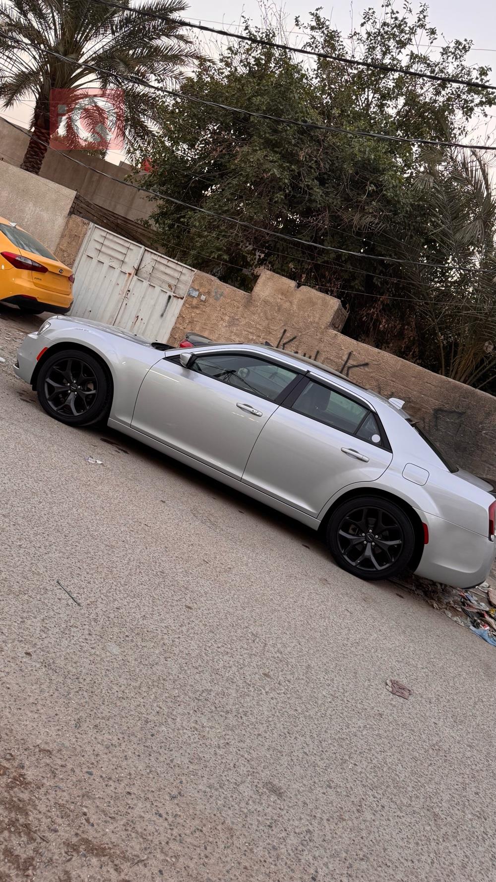 کرایسلەر 300